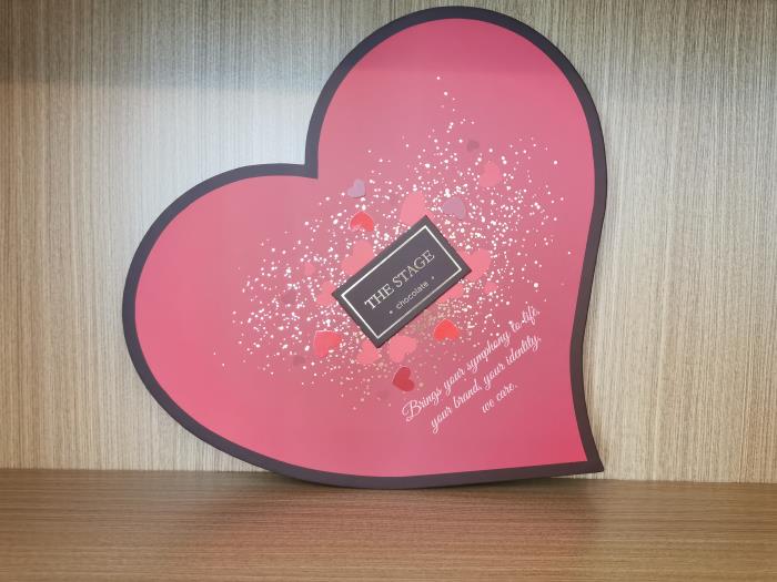 TS0419001 Giant Heart Shaped Box
